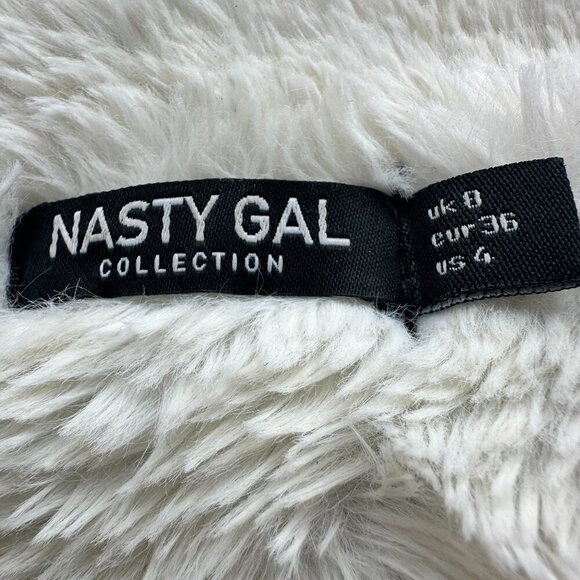 NASTY GAL Faux Leather & Faux Fur Cropped Jacker with Pockets Size 4 / Small - Picture 9 of 11